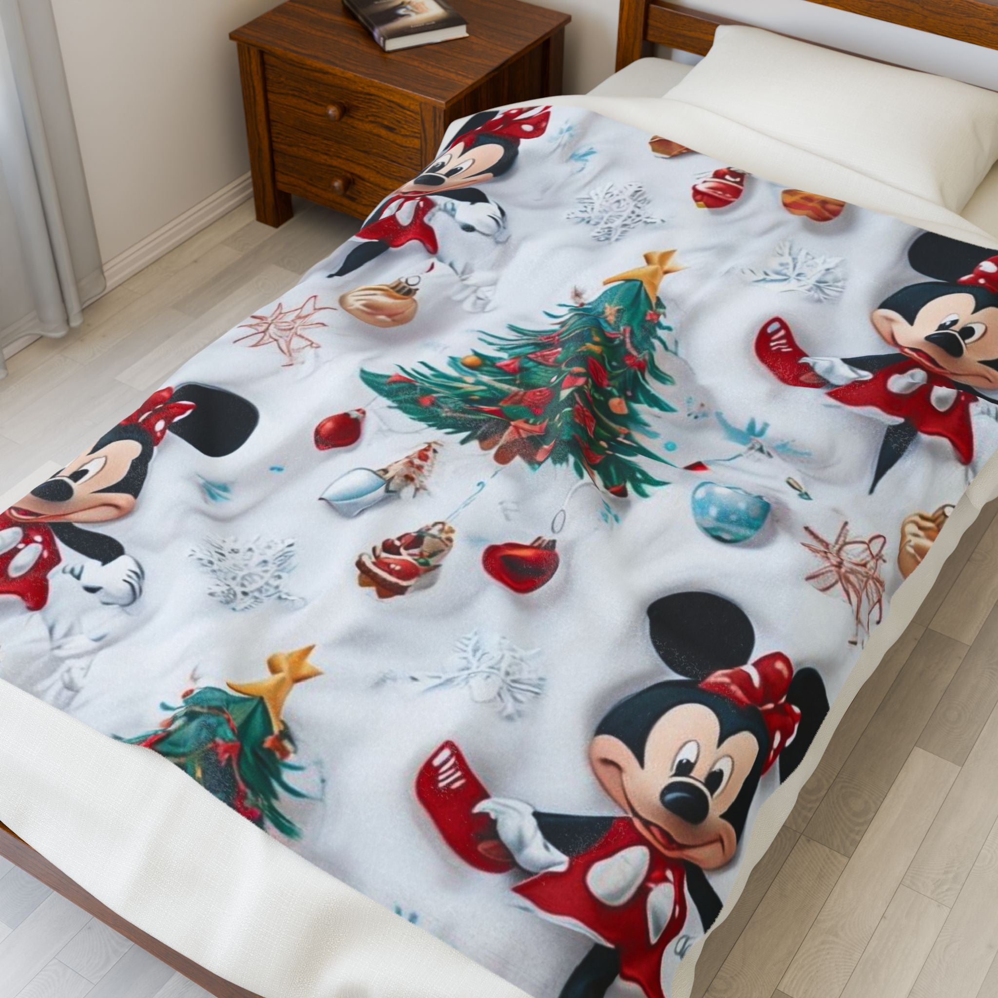 Minnie Mouse Christmas Holiday Blanket